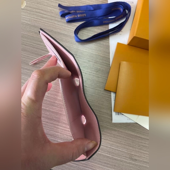 Louis Vuitton Victorine Wallet - Picture 9 of 11